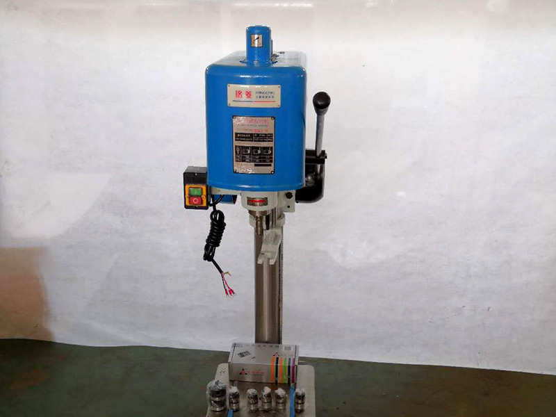 臺(tái)式鉆攻攻絲機(jī)為何老是斷？解決辦法！