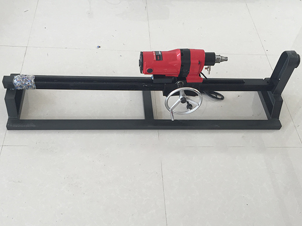 下水道鉆孔機怎么打孔？鉆孔機粉塵太大怎么樣解決？